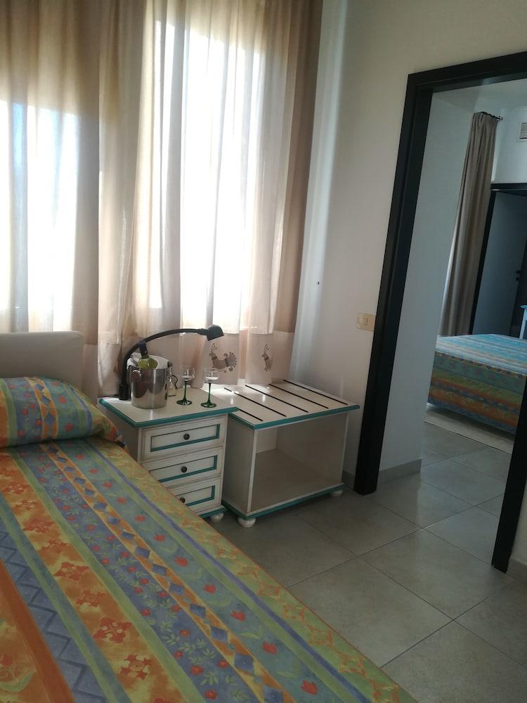 Hotel Nido D'Aquila La Maddalena Kültér fotó